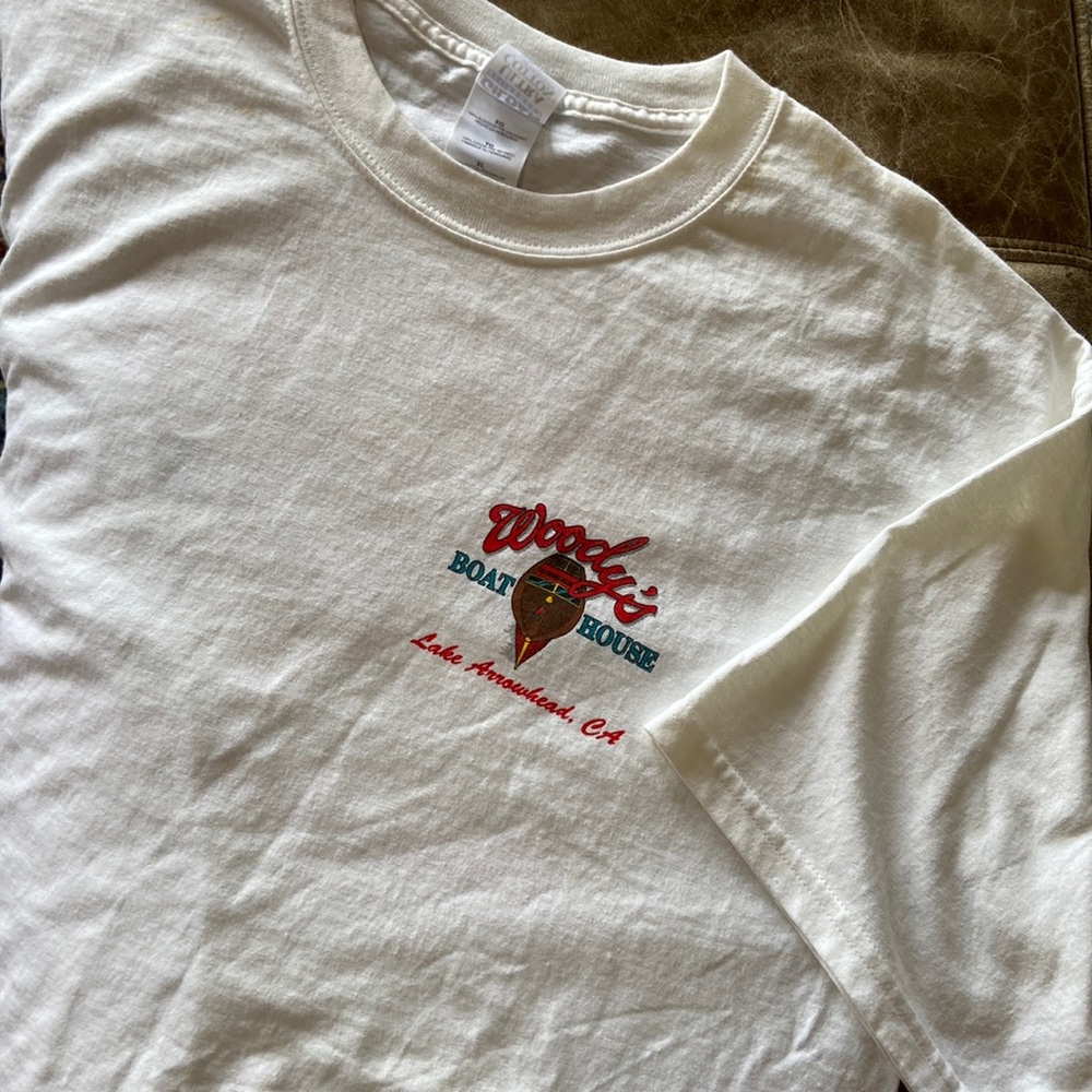 Woody’s Boat House Lake Arrowhead - Men’s XL short sleeve tee shirt - NWOT